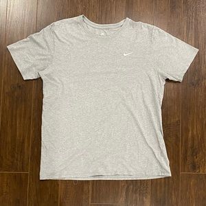 grey nike tee